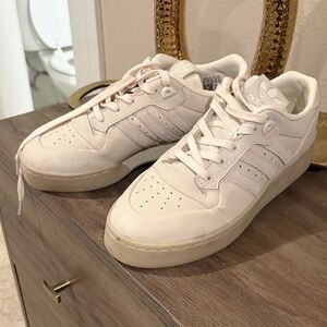 Adidas Cream rivalry lux Low-Top Sneakers leather